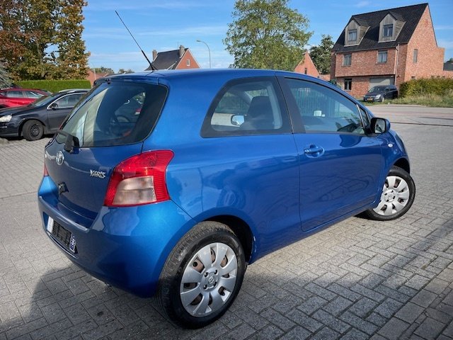 Photo de Toyota Yaris 1.0 VVT-i 
