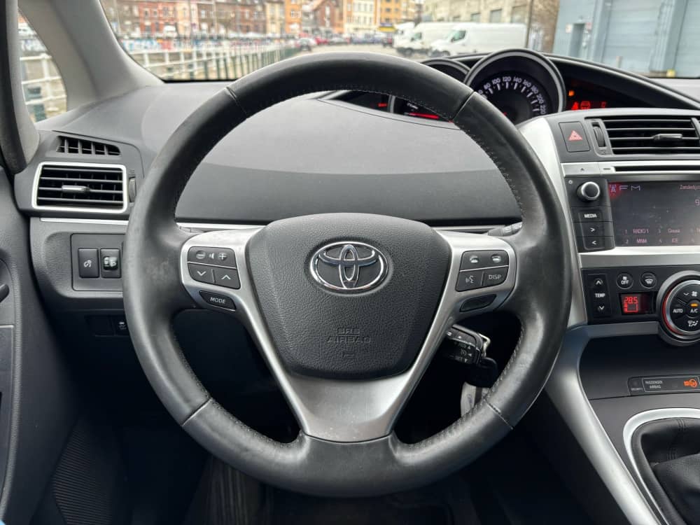 Photo de Toyota  Verso 1.6 VVT-i