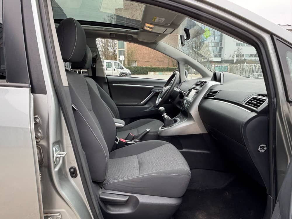 Photo de Toyota  Verso 1.6 VVT-i